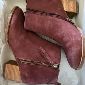 Maroon booties